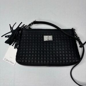 CALVIN KLEIN Black Quilted Hastings Pebble Crossbody